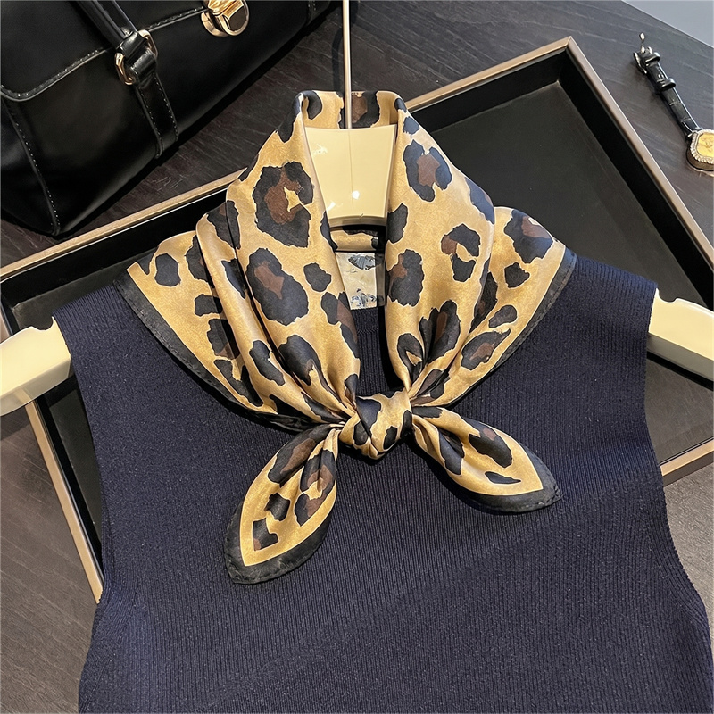 Quadratischer Schal aus 100 %  – Scarf Silk Square Bewertung und Preis